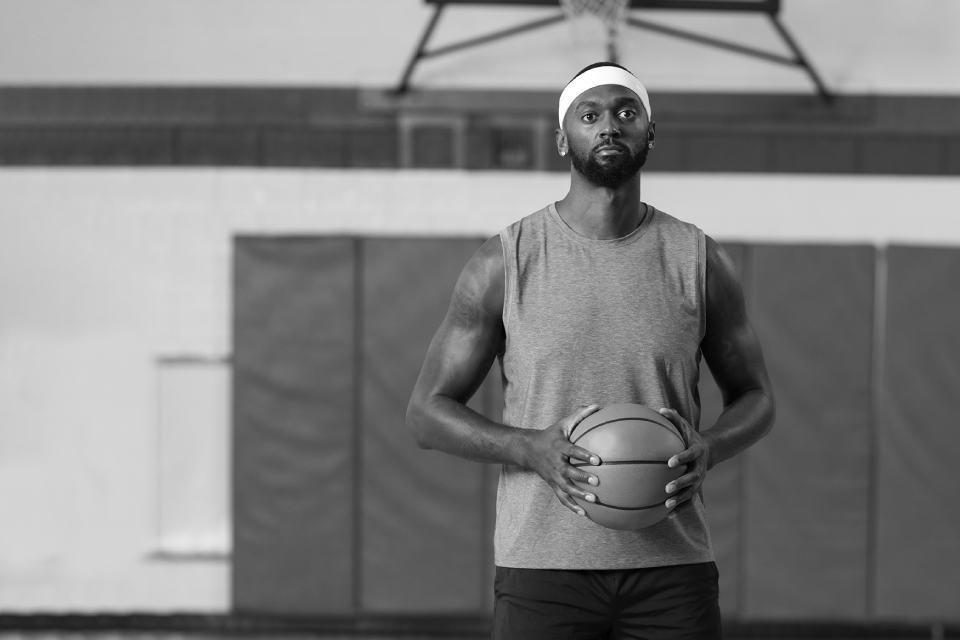 bobby portis holding ball